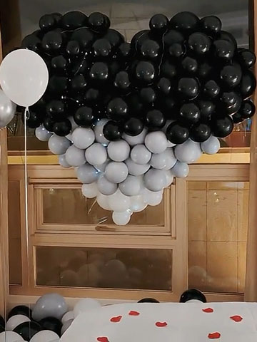 💕酒店房间里的简约求婚仪式气球布景💑